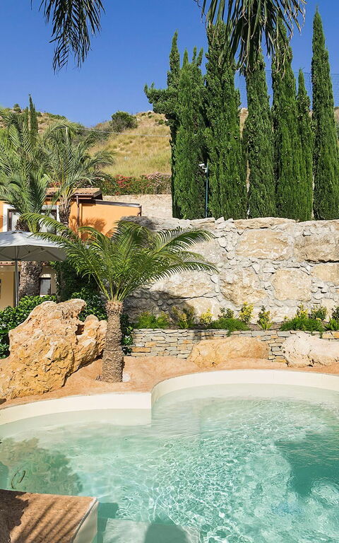 Villa Agorà: Tuin, zwembad