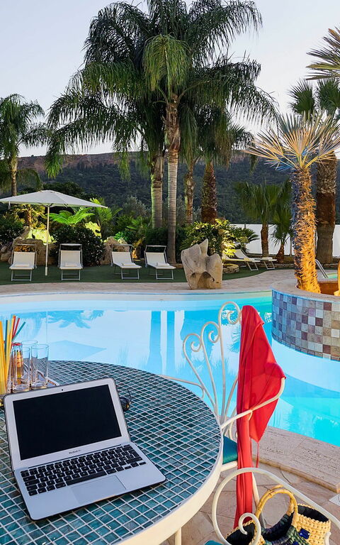 Villa Agorà: Buitenshuis, zwembad