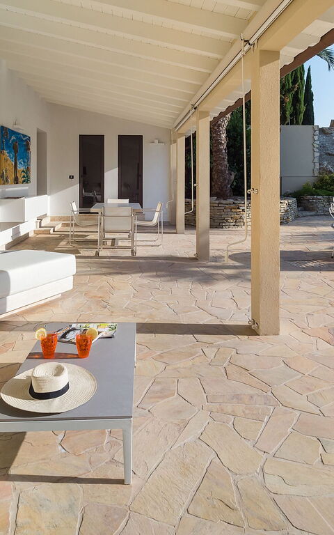 Villa Agorà: Buitenshuis