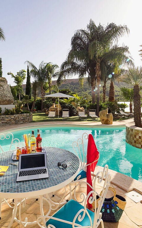 Villa Agorà: Buitenshuis, zwembad