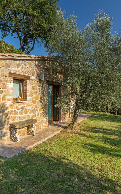 Villa Poggiospinoso: Buitenkanten, Buitenshuis