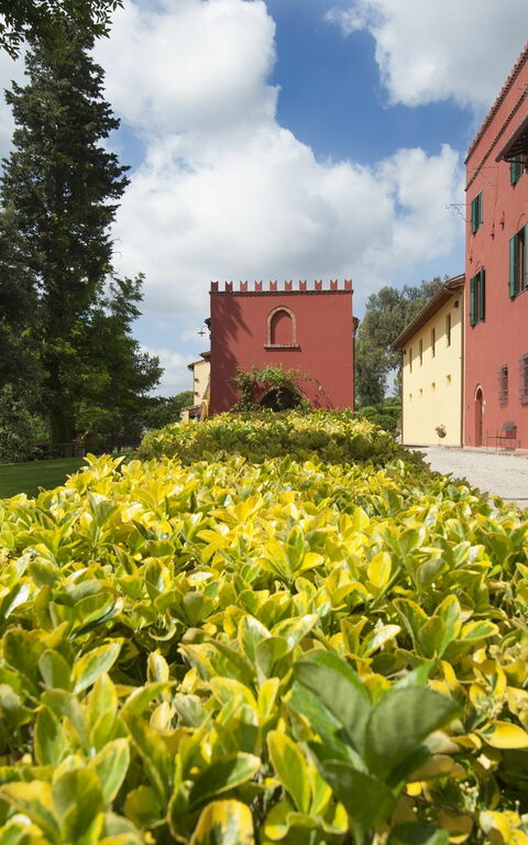 Tenuta Cambiano: Buitenkanten, Buitenshuis