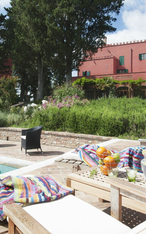 Tenuta Cambiano: Buitenshuis, zwembad