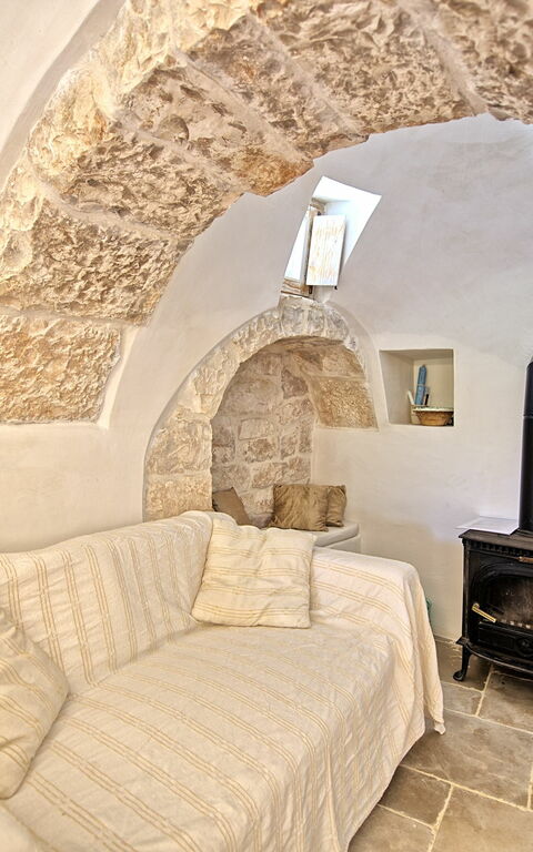 Trullo Pascarosa: Woonkamer