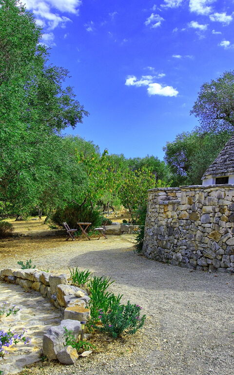 Trullo Pascarosa: Tuin