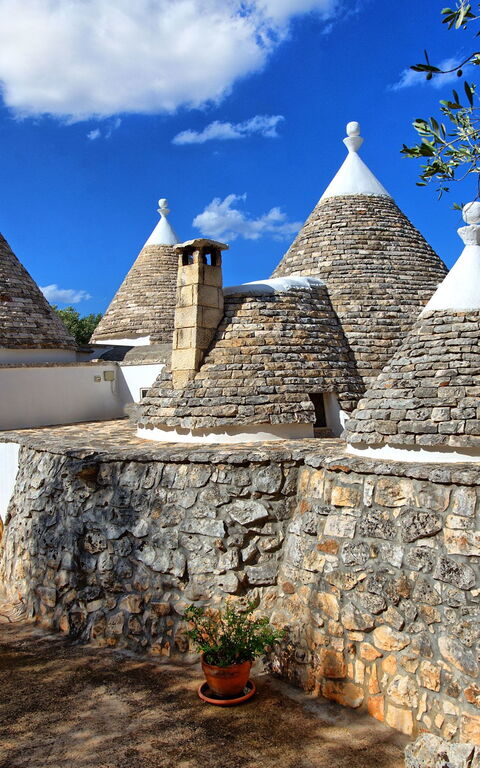 Trullo Pascarosa: Buitenshuis