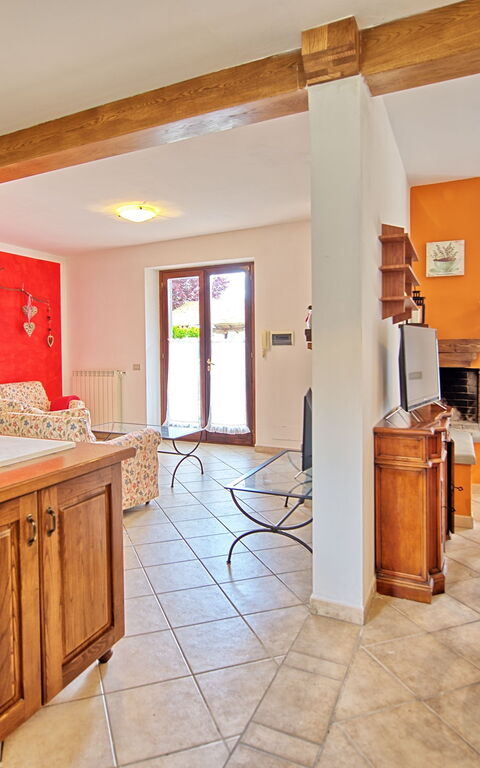Casale Daniele: Keuken, Lunchroom, Woonkamer