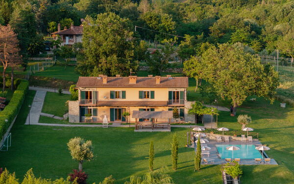 Casale Daniele: Buitenshuis, zwembad