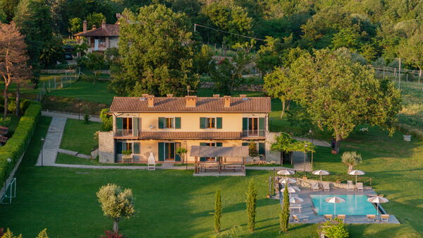 Casale Daniele: Buitenshuis, zwembad