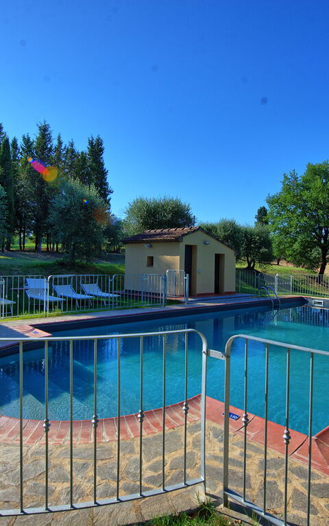 Villa Mario: Buitenkanten, Buitenshuis, zwembad