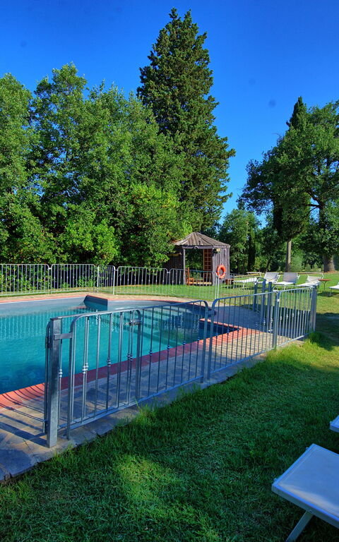 Villa Mario: Buitenkanten, Buitenshuis, Tuin, zwembad