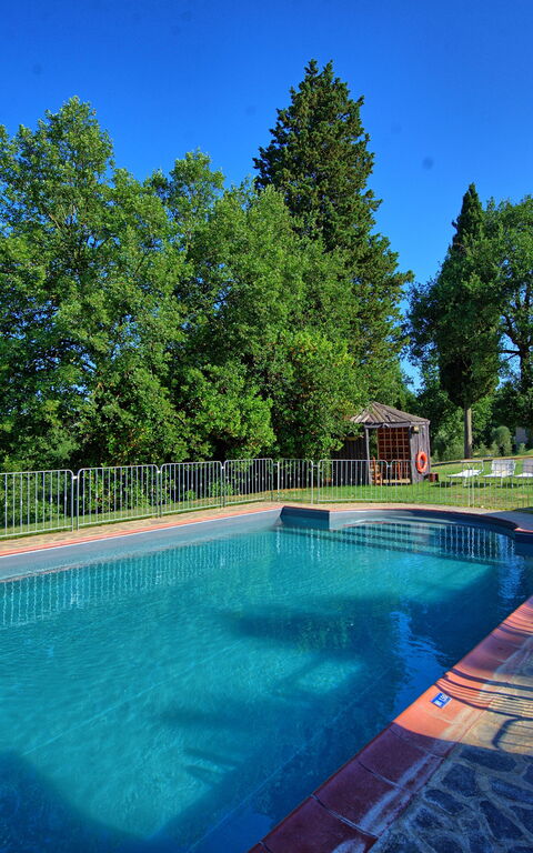 Villa Mario: Buitenkanten, Buitenshuis, zwembad