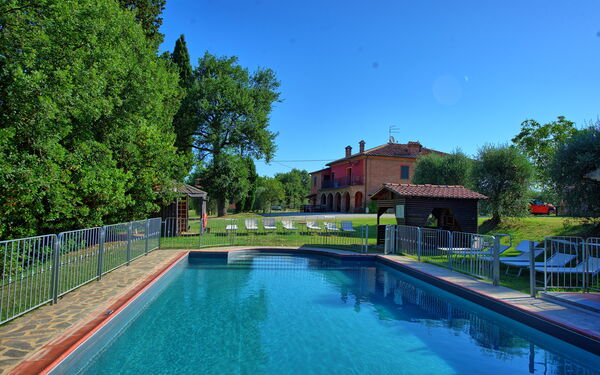 Villa Mario: Buitenkanten, Buitenshuis, Tuin, zwembad