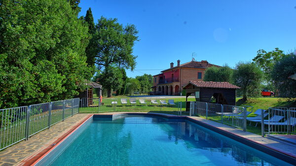 Villa Mario: Buitenkanten, Buitenshuis, Tuin, zwembad