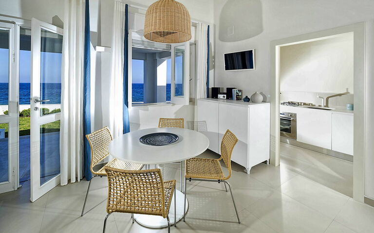 Marisol: Lunchroom, Woonkamer