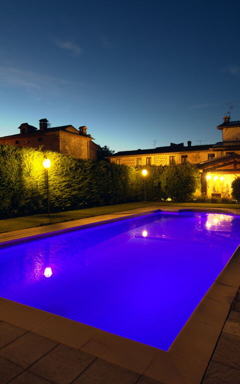 Casale Tiziano: Buitenshuis, Tuin, zwembad