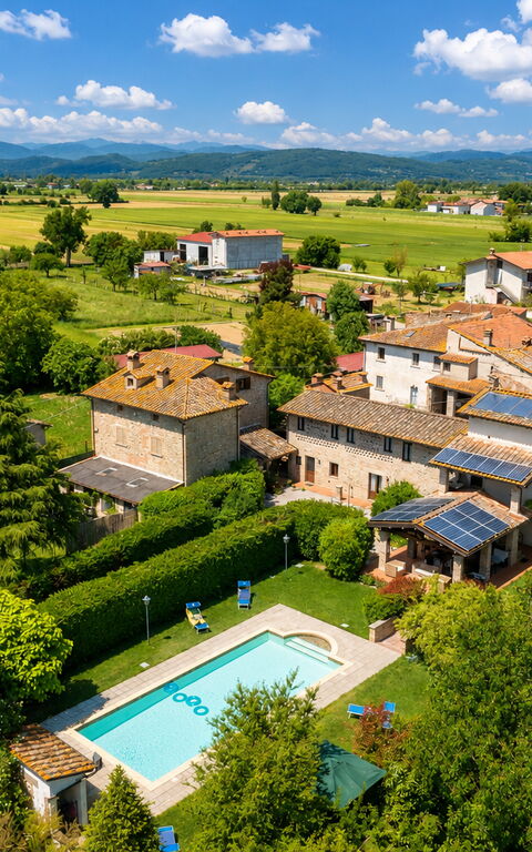 Casale Tiziano: Keer bekeken, Tuin, zwembad