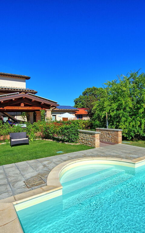 Casale Tiziano: Tuin, zwembad