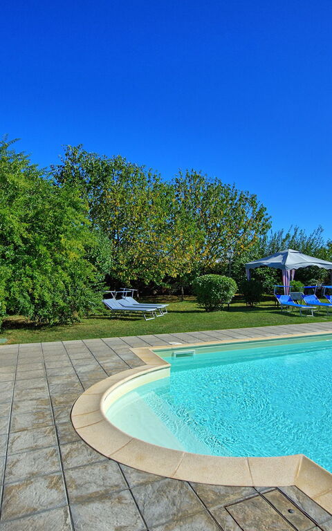 Casale Tiziano: Tuin, zwembad