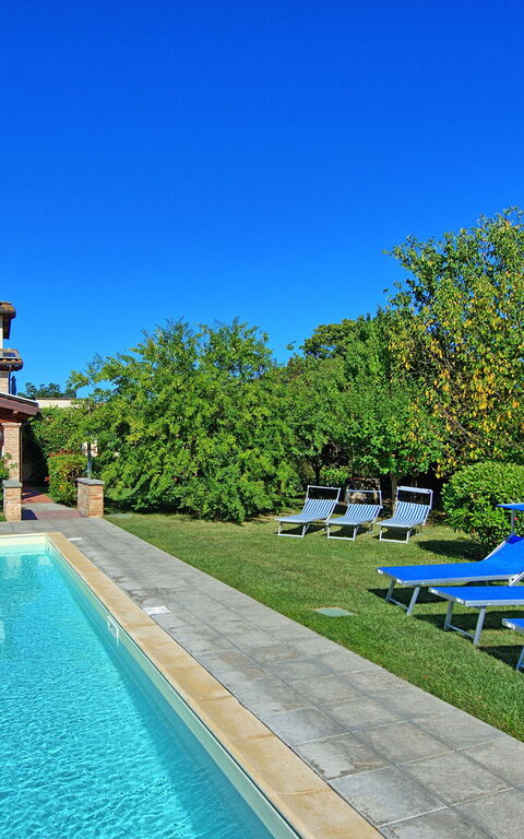 Casale Tiziano: Tuin, zwembad