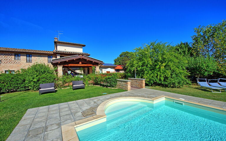 Casale Tiziano: Tuin, zwembad