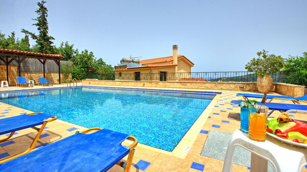 Villa Sevi Grande: zwembad