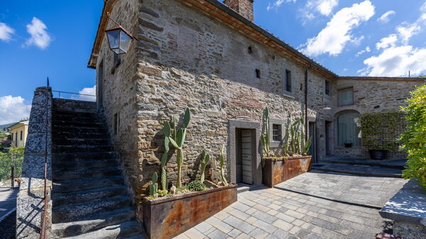 Casa la Fonte: Buitenkanten, Buitenshuis
