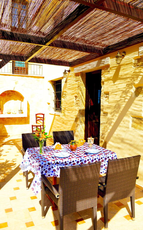 Villa Romantic Sevi: Buitenshuis