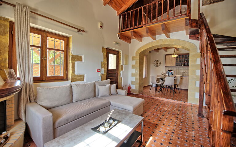 Villa Romantic Sevi: Woonkamer