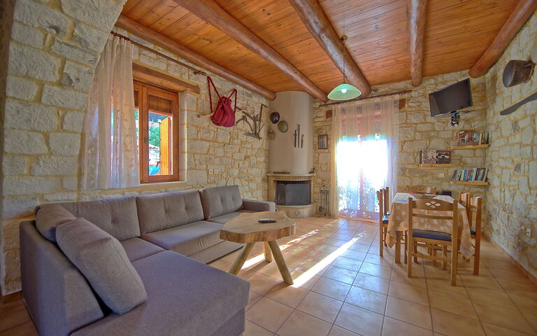 Villa Vrisses: Lunchroom, Woonkamer