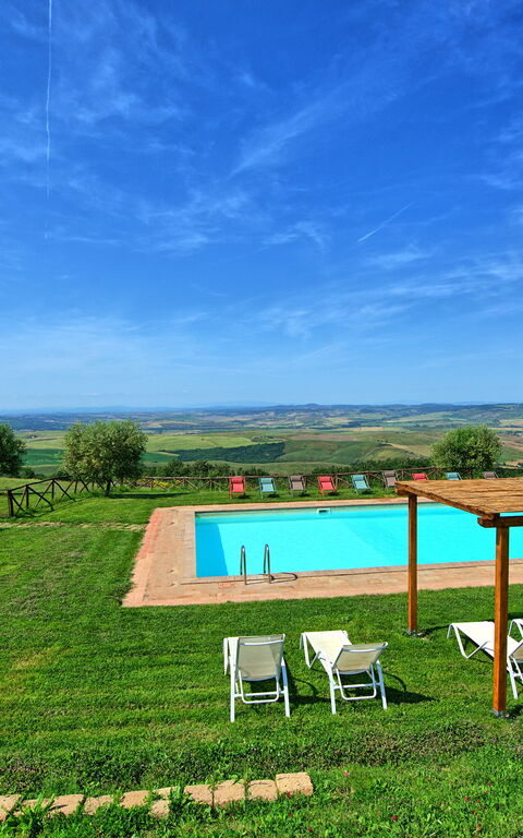 Casale Santa Francesca: Buitenshuis, Keer bekeken, Tuin, zwembad