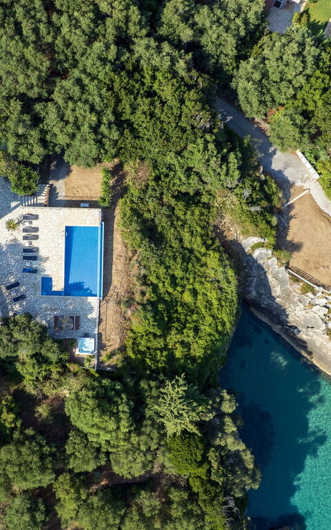 Beachfront Villa Seasun: Buitenshuis, Keer bekeken, zwembad