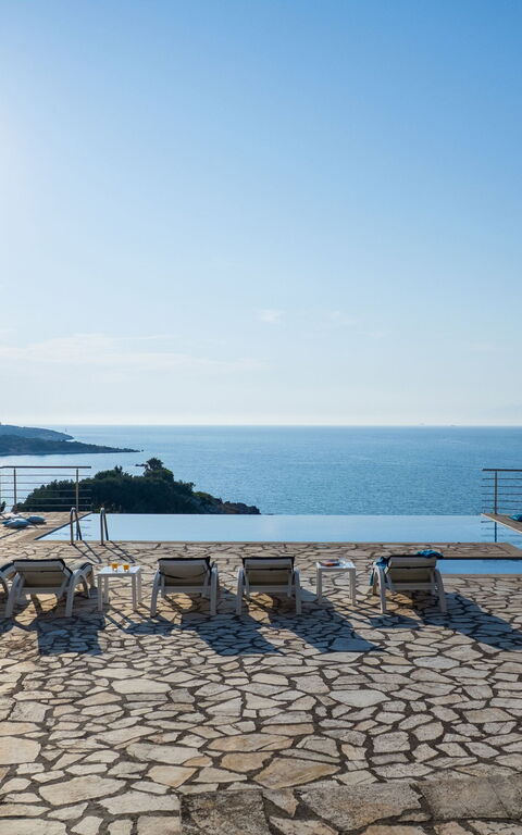 Beachfront Villa Seasun: Buitenshuis, Keer bekeken, zwembad