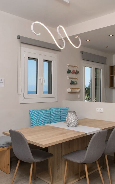 Beachfront Villa Seasun: Keuken, Lunchroom