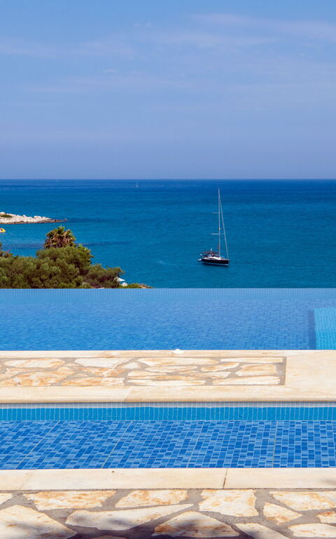 Beachfront Villa Seasun: Buitenshuis, Keer bekeken, zwembad