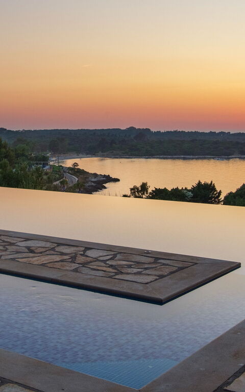 Beachfront Villa Seasun: Buitenshuis, Keer bekeken, zwembad