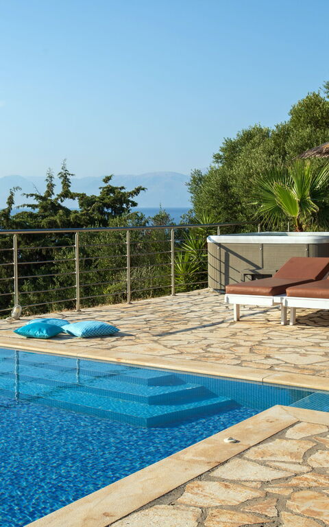 Beachfront Villa Seasun: Buitenshuis, Keer bekeken, zwembad