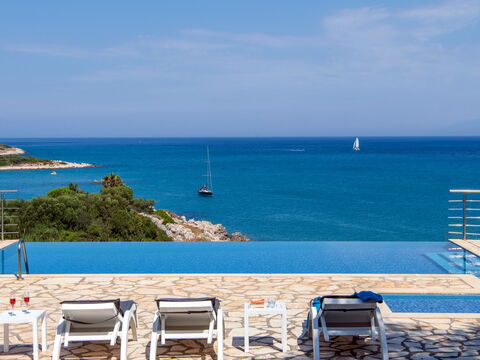 Beachfront Villa Seasun