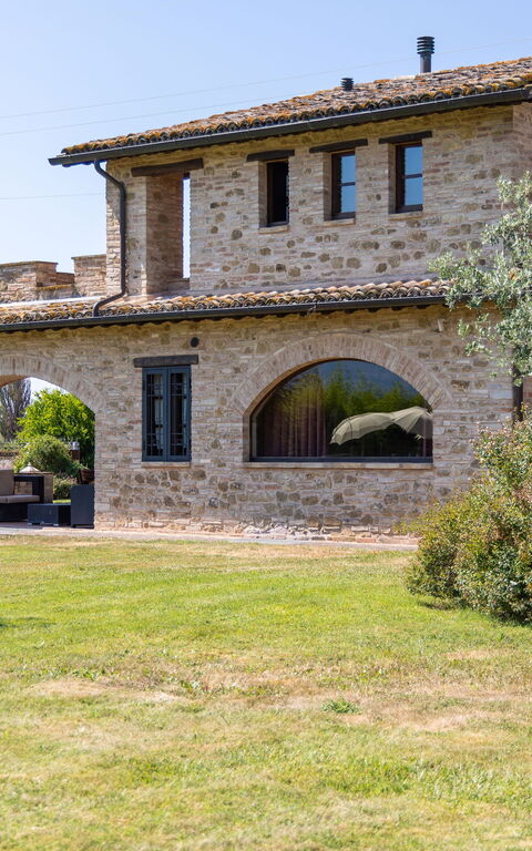 Villa Assisi: Buitenkanten, Buitenshuis, Tuin