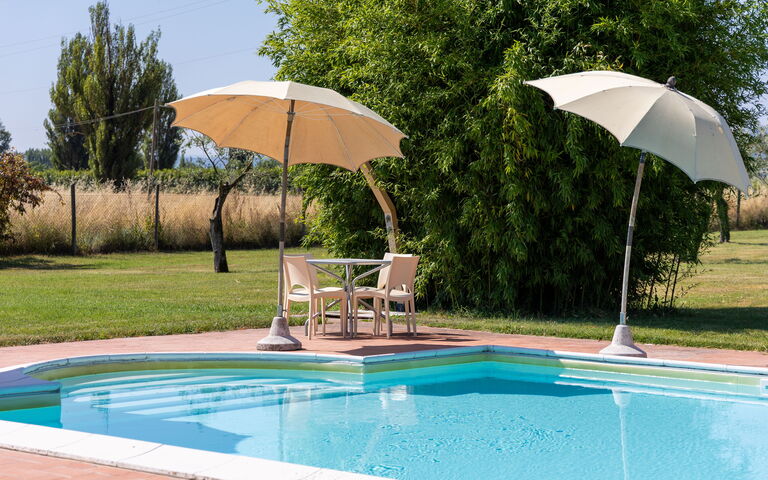 Villa Assisi: Buitenkanten, Buitenshuis, Tuin, zwembad