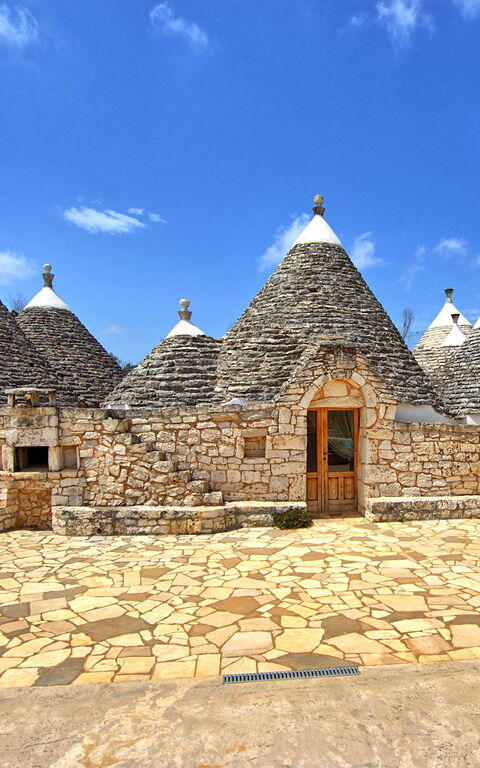 Trullo Santo Stefano: Buitenkanten, Buitenshuis, Tuin