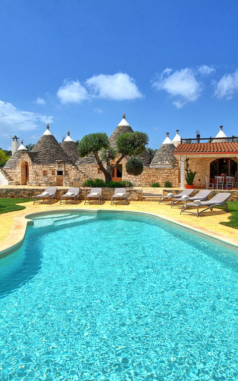 Trullo Santo Stefano: Buitenshuis, Tuin, zwembad