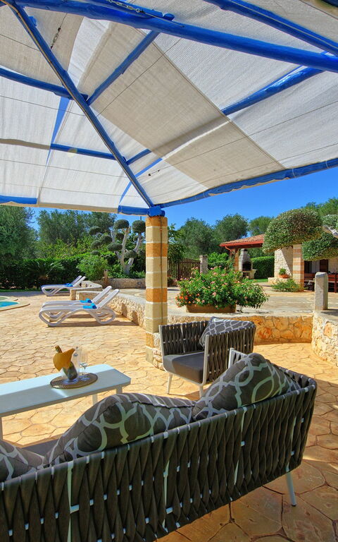 Lamia Santo Arcangelo: Buitenkanten