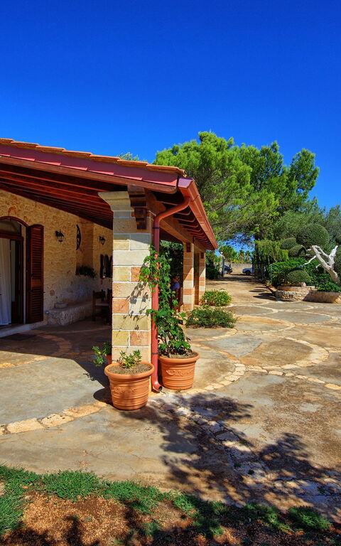 Lamia Santo Arcangelo: Buitenkanten