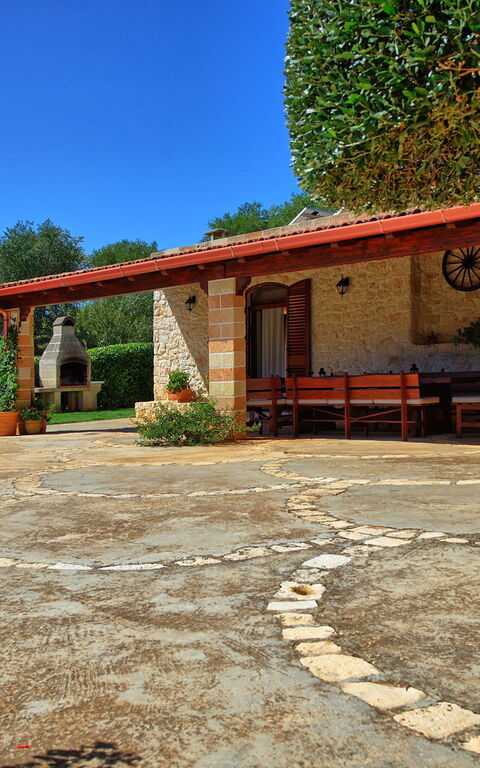 Lamia Santo Arcangelo: Buitenkanten