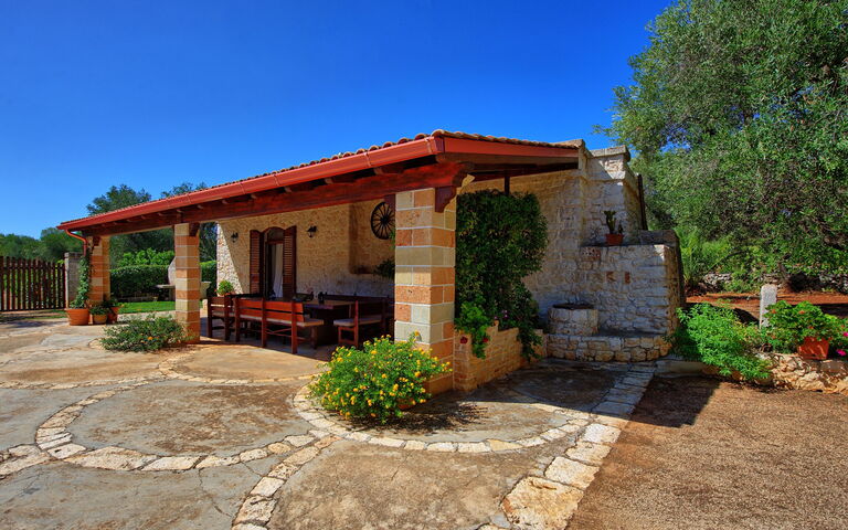 Lamia Santo Arcangelo: Buitenkanten