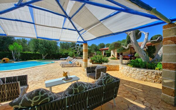 Lamia Santo Arcangelo: Buitenkanten