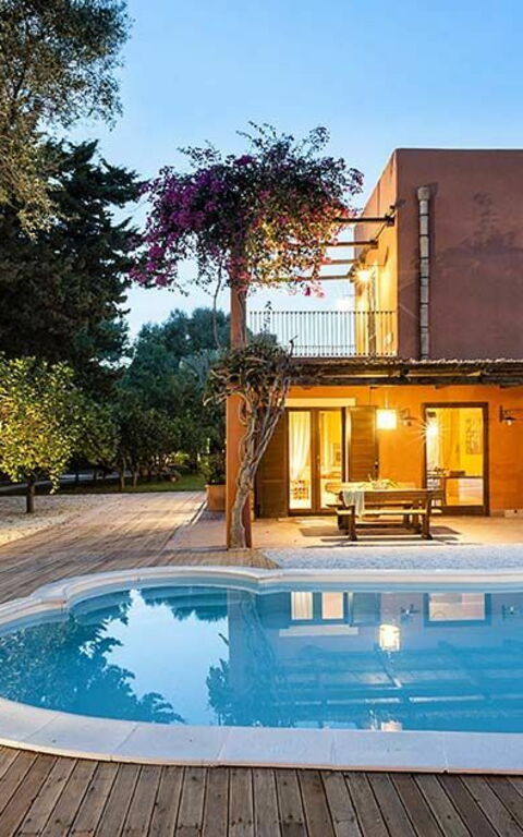 Villa Arangea: Buitenkanten, zwembad