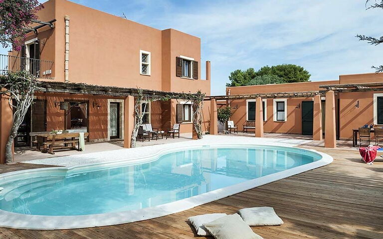 Villa Arangea: Buitenkanten, zwembad