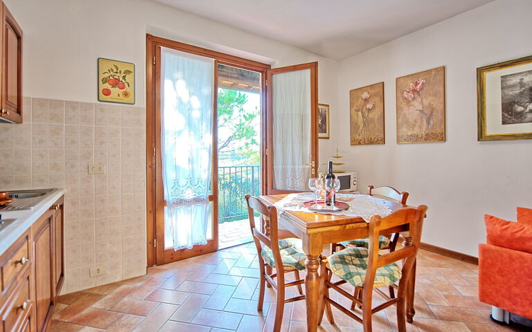 Casa Vasco: Keuken, Lunchroom, Woonkamer